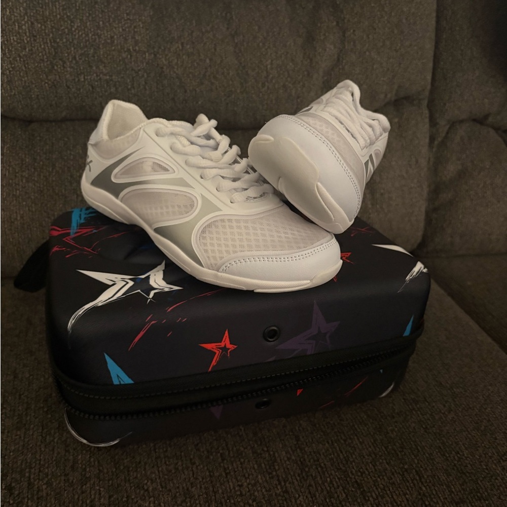 GK Spotlight Cheerleading Shoe - Girls White Cheer Shoes